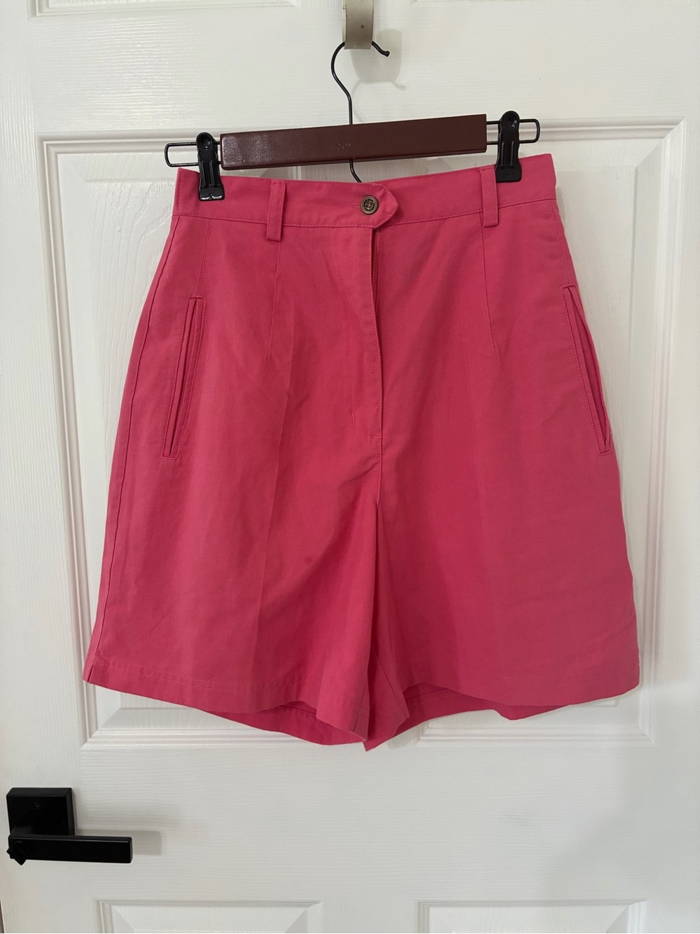 Karen Scott pink high waisted pleated Bermuda shorts, summer, 90s, preppy
